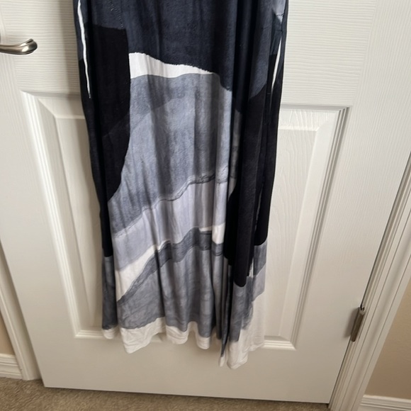 Simply Vera by Vera Wang size‎ medium t-shirt dress - Picture 3 of 6